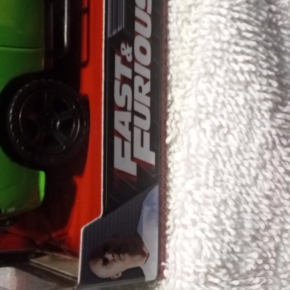 Fast & Furious Die-Cast Two  Cars Limited Edition 1/24 Scale - Picture 4 of 4